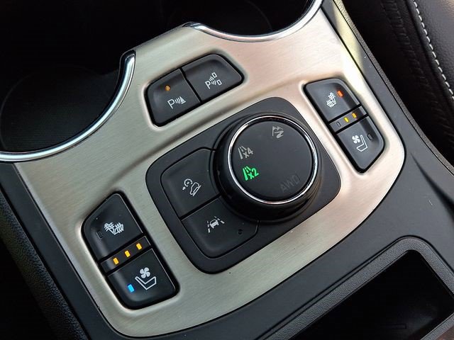 Certified 2024 GMC Terrain Denali w/ Black Diamond Edition image 27