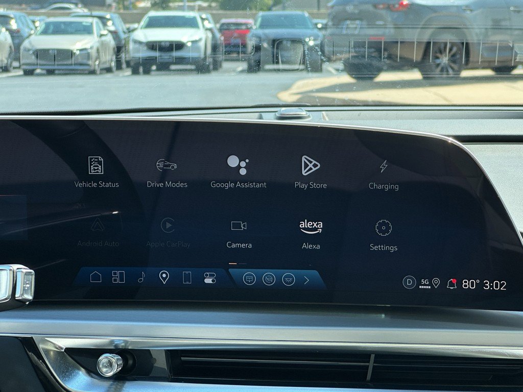 New 2025 Cadillac Lyriq Luxury w/ LPO, Floor Liner Package AWD/4WD image 12