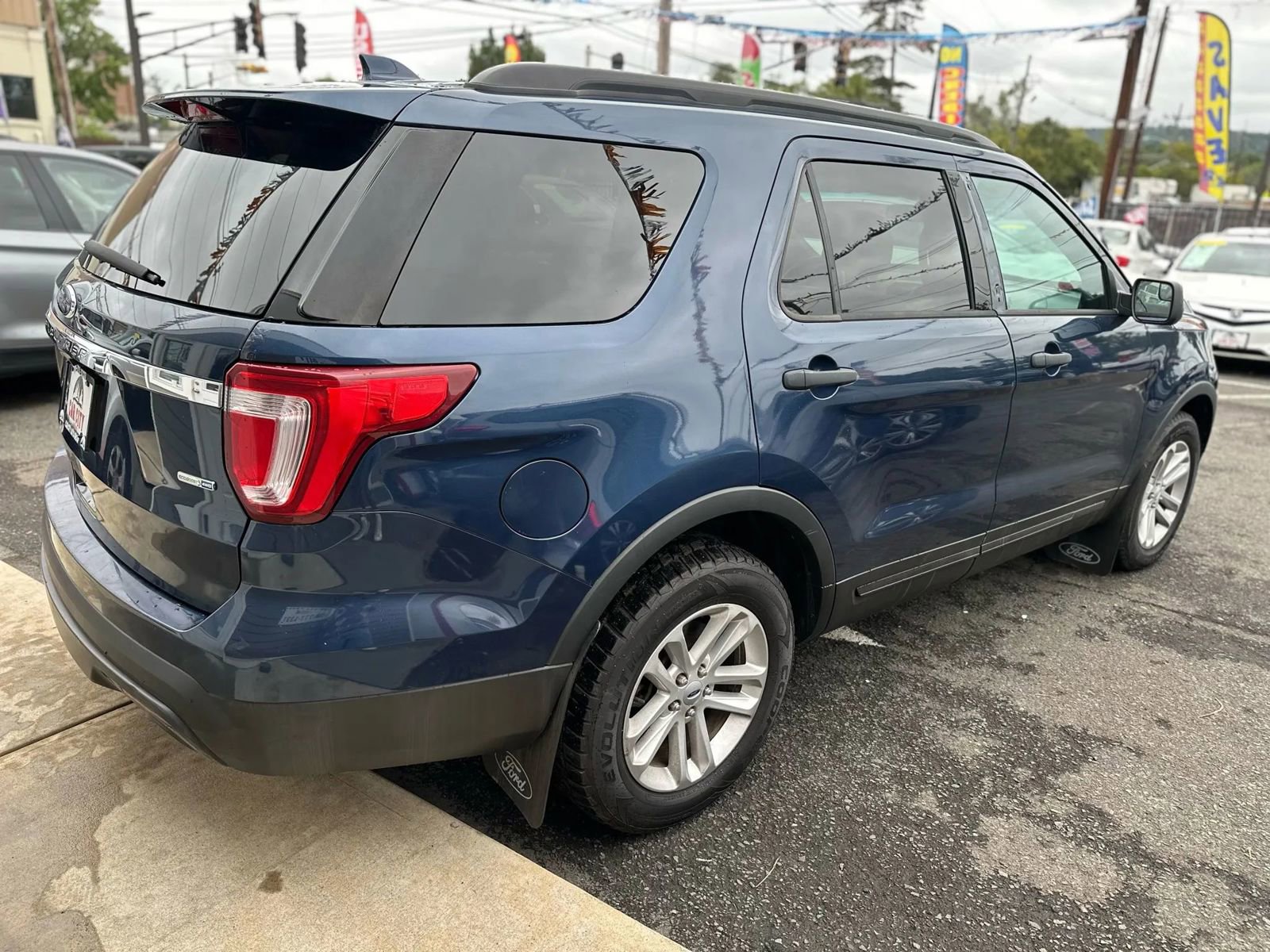 Used 2017 Ford Explorer 4WD image 5