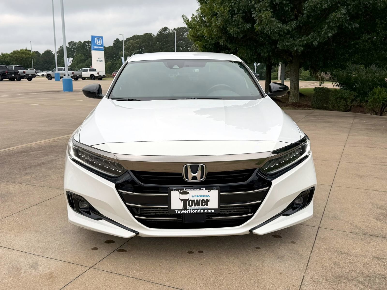 Used 2022 Honda Accord Sport image 2