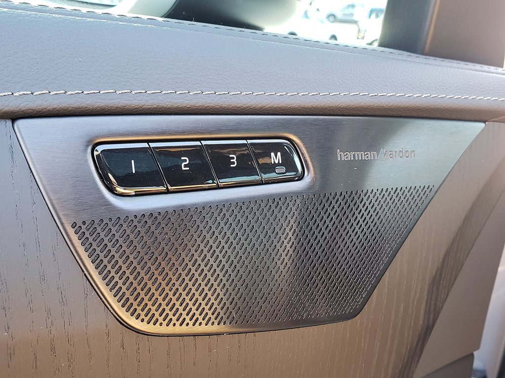 Used 2025 Volvo XC90 B6 Ultra w/ Protection Package image 22