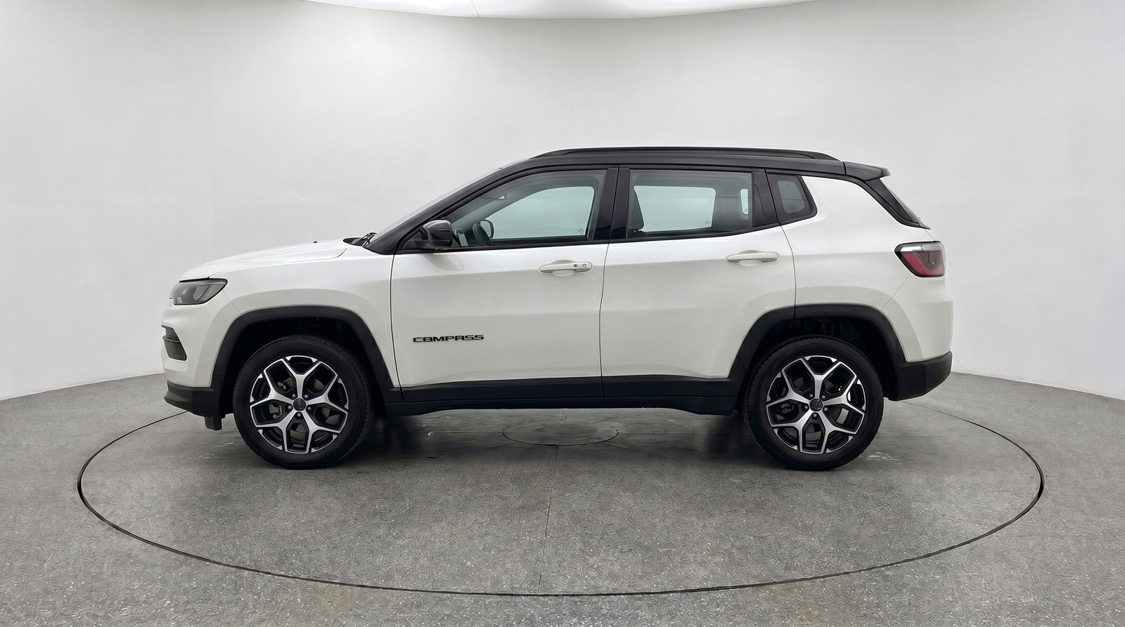 Used 2025 Jeep Compass Limited AWD/4WD image 5
