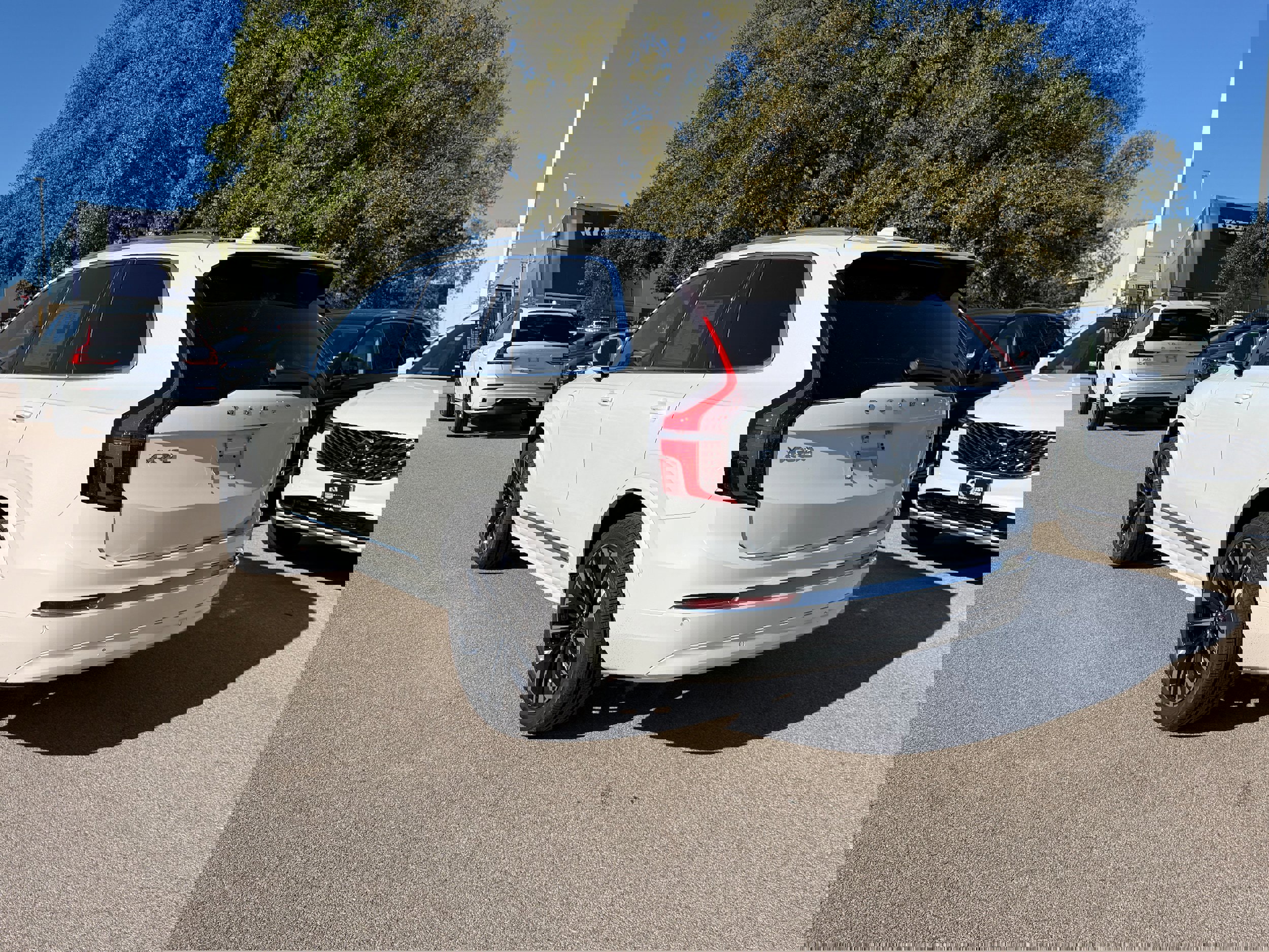 New 2026 Volvo XC90 T8 Plus w/ Protection Package Premier image 4