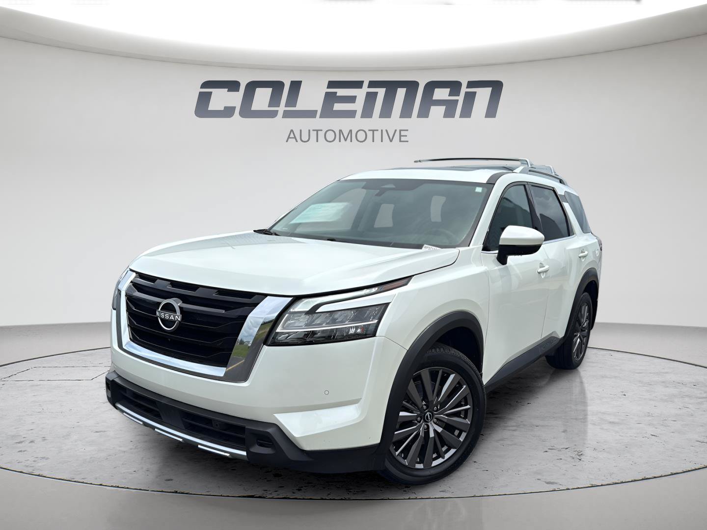 Used 2023 Nissan Pathfinder SL w/ SL Premium Package AWD/4WD image 2
