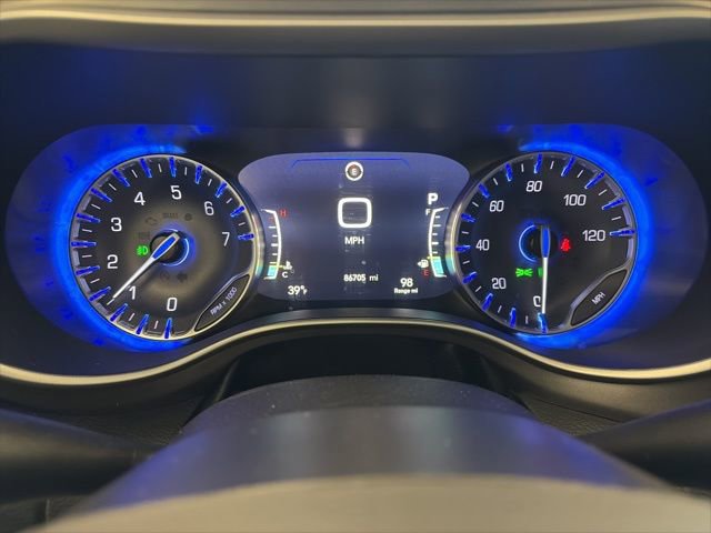 Certified 2022 Chrysler Pacifica Touring-L image 17