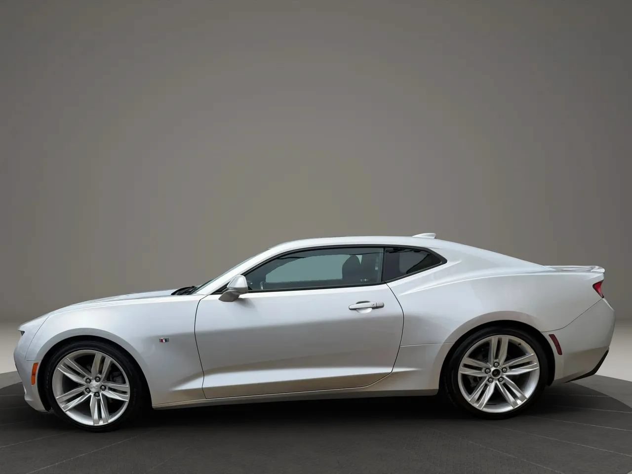 Used 2018 Chevrolet Camaro LT w/ RS Package RWD image 8