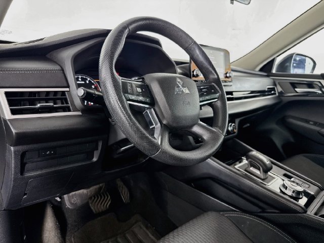 Used 2022 Mitsubishi Outlander ES FWD image 20