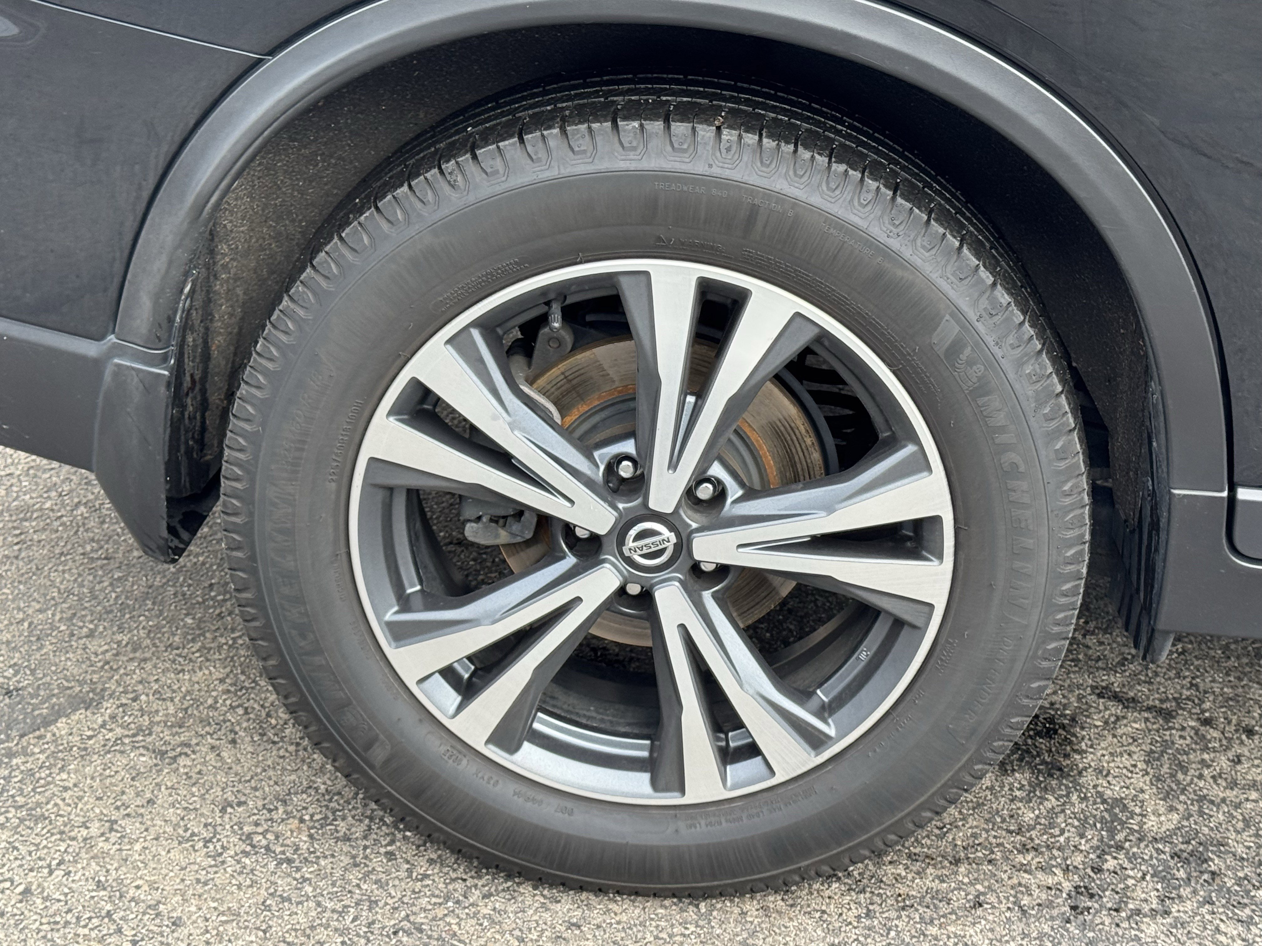 Used 2019 Nissan Rogue SV w/ Premium Package image 19