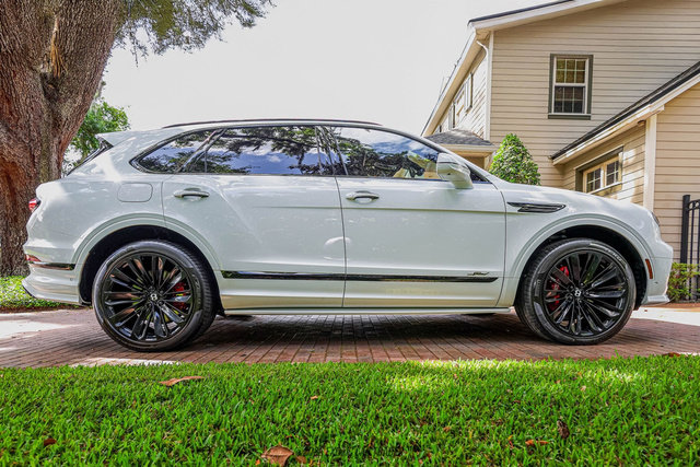 Used 2023 Bentley Bentayga Speed AWD/4WD image 9