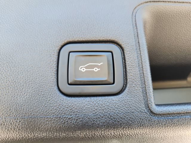 Certified 2023 GMC Terrain SLT w/ Infotainment Package II AWD/4WD image 6