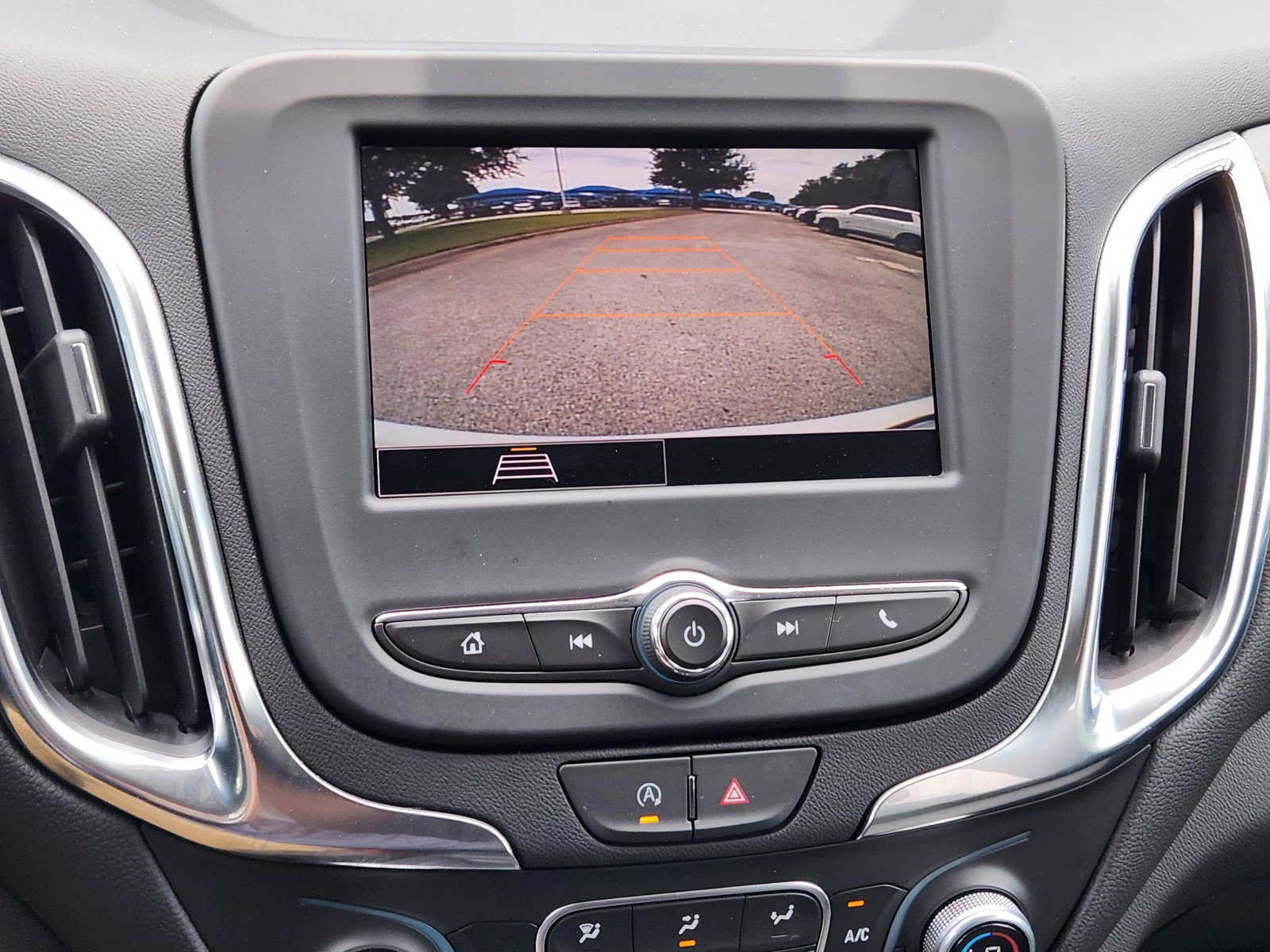 Used 2024 Chevrolet Equinox LT FWD image 7