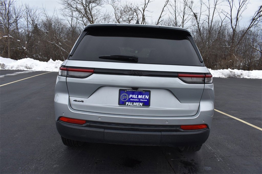 Used 2024 Jeep Grand Cherokee Altitude image 6