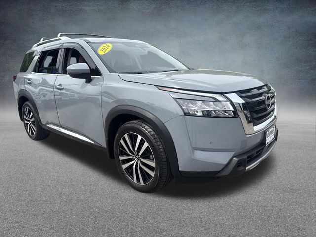 Used 2024 Nissan Pathfinder Platinum w/ Cargo Package AWD/4WD image 4