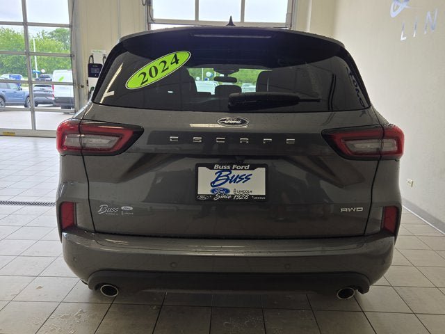 Used 2024 Ford Escape ST-Line w/ Tech Pack #1 AWD/4WD image 11