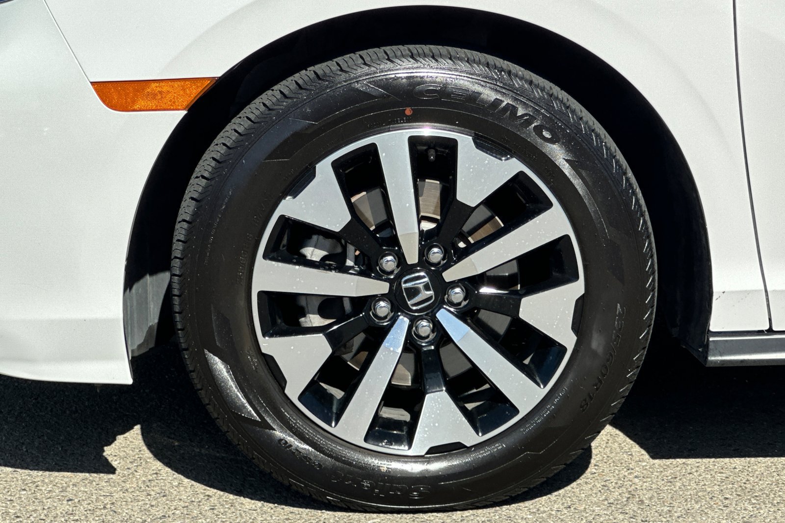 Certified 2025 Honda Odyssey EX-L image 26