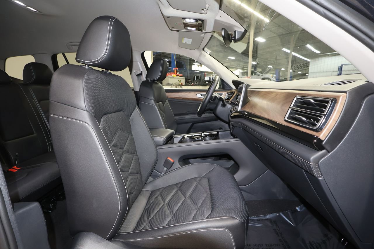 Used 2025 Volkswagen Atlas SE image 26