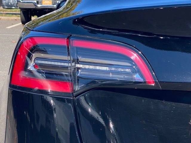Used 2021 Tesla Model 3 Standard Range Plus image 15
