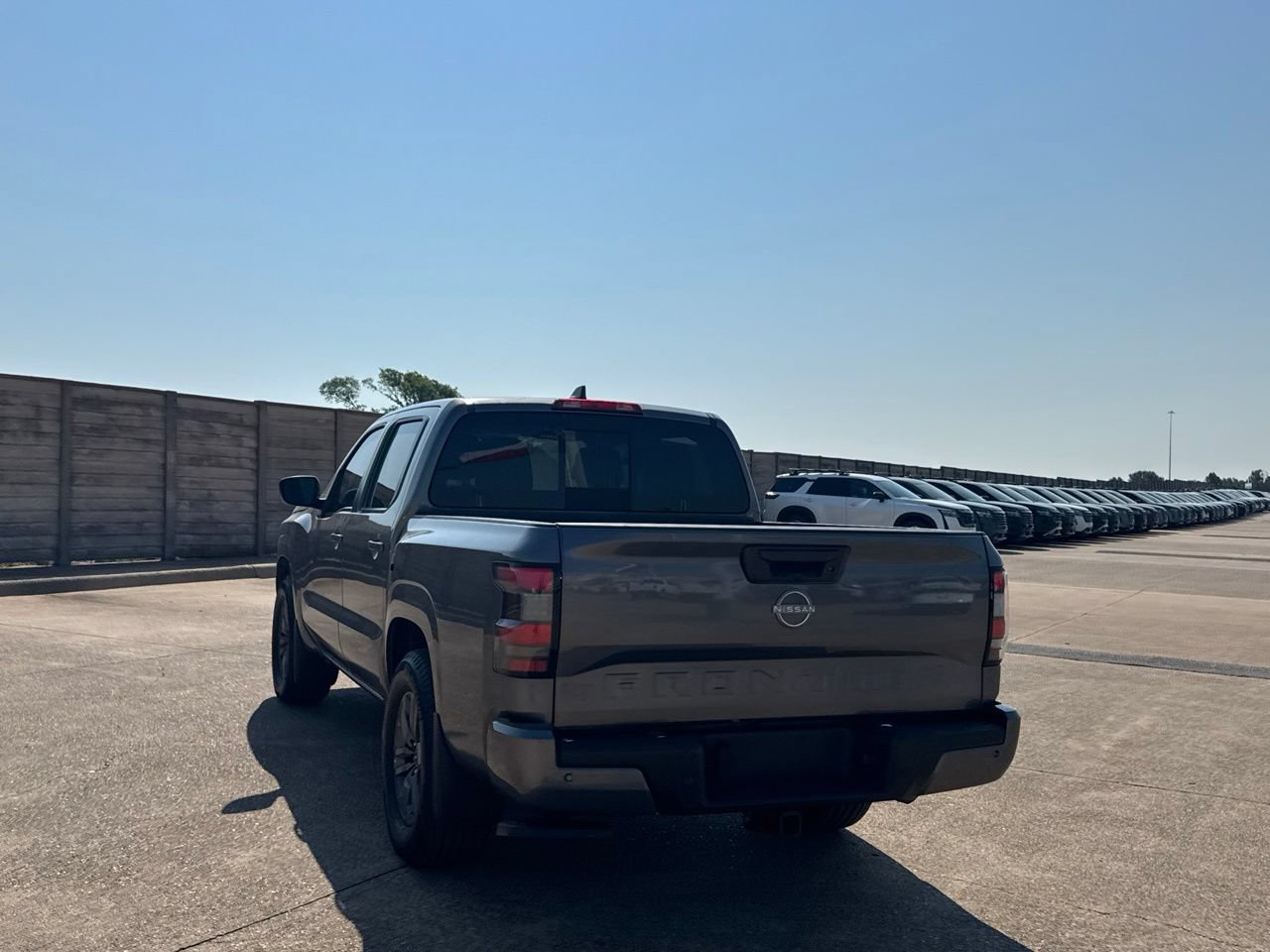 Certified 2025 Nissan Frontier SV w/ Tow Package RWD image 19