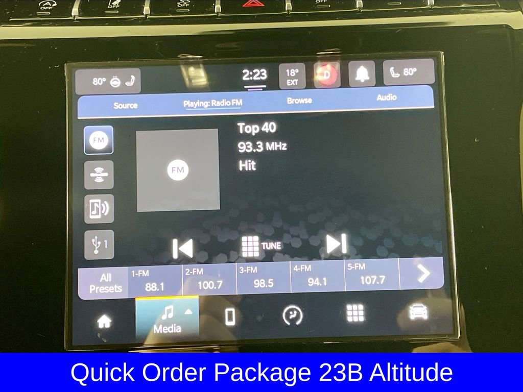 Used 2023 Jeep Grand Cherokee L Laredo image 16