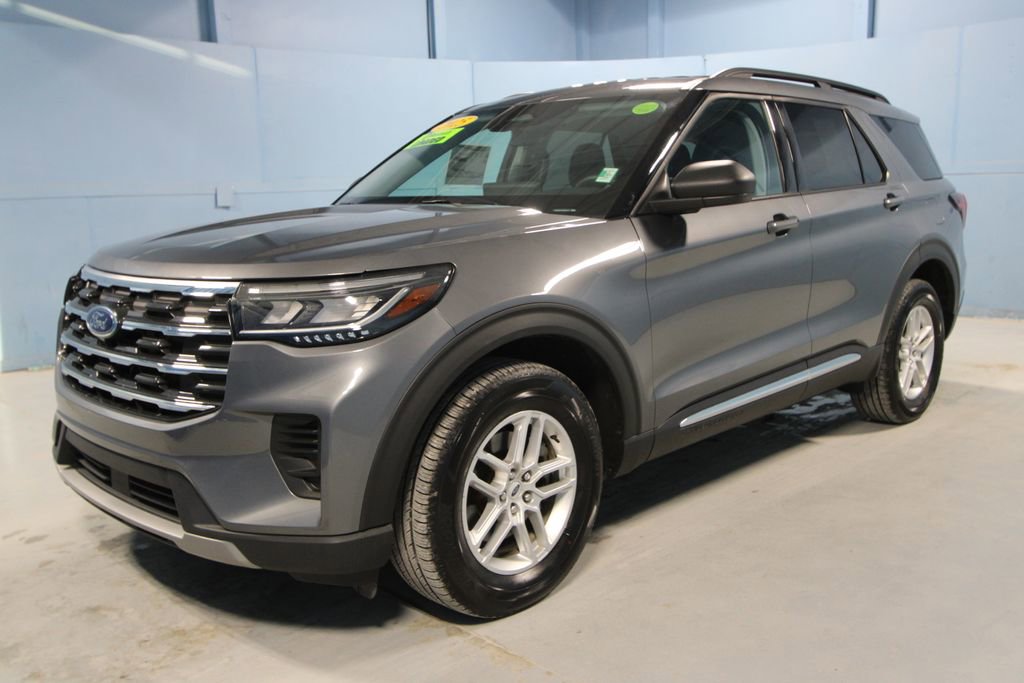 Used 2025 Ford Explorer Active image 25