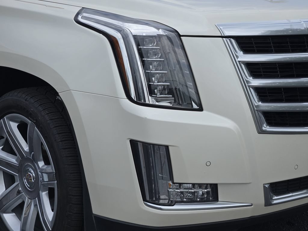 Used 2015 Cadillac Escalade Luxury AWD/4WD image 9