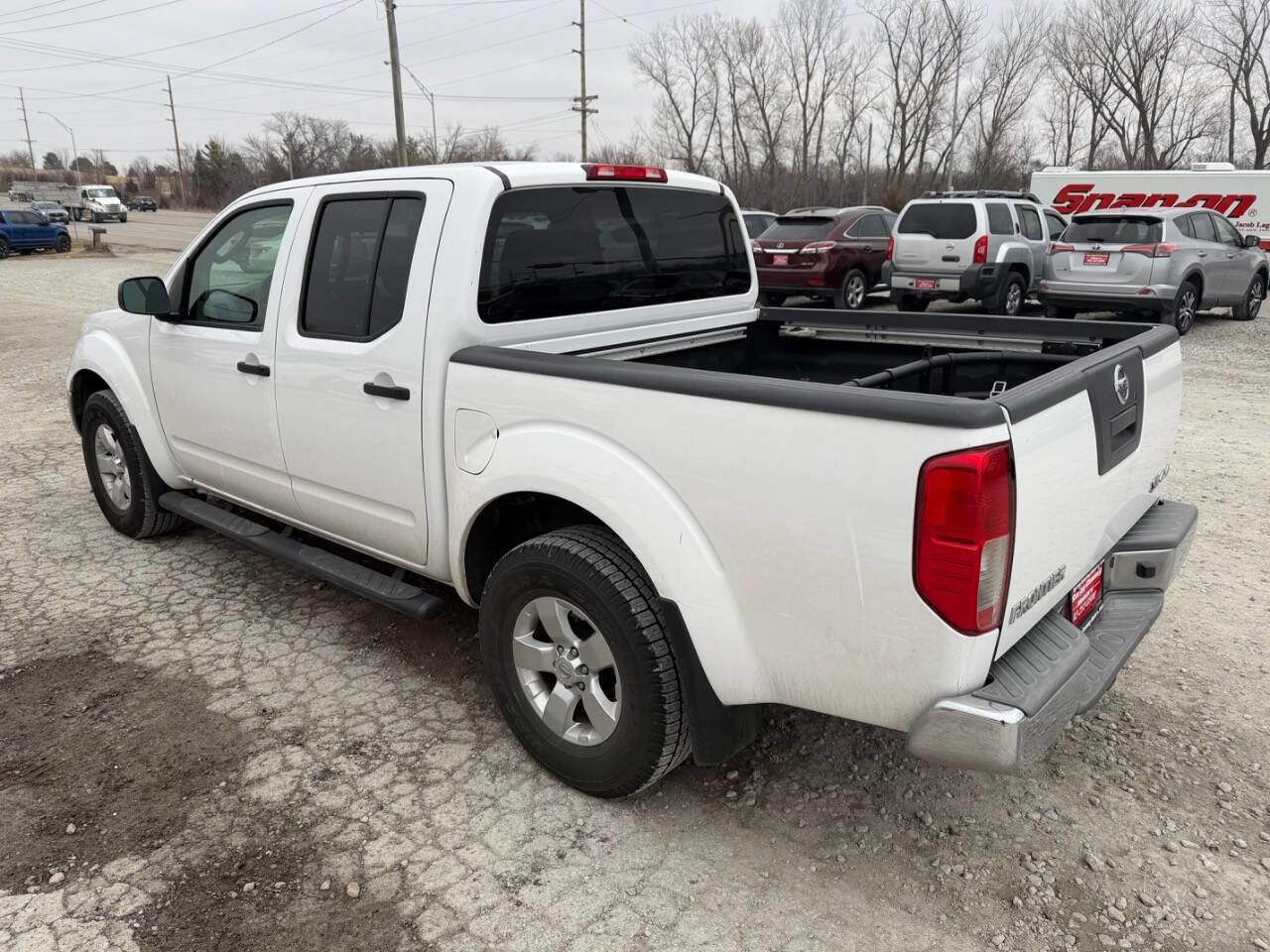 Used 2010 Nissan Frontier SE image 5