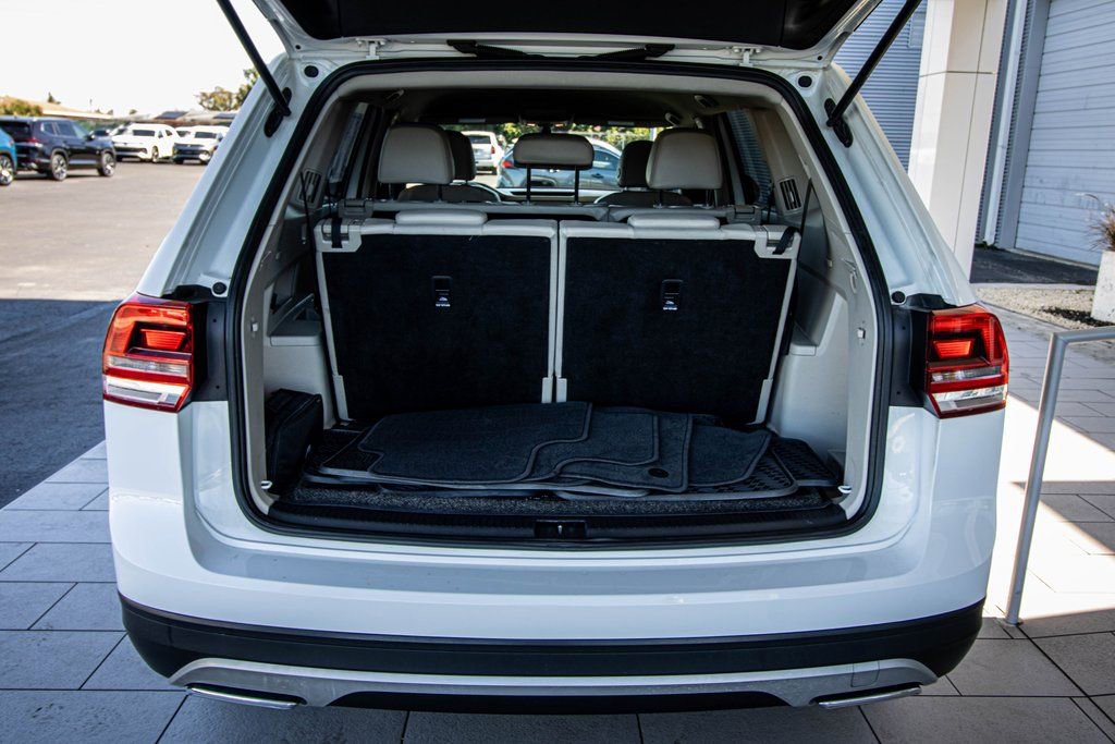 Used 2018 Volkswagen Atlas SE image 16
