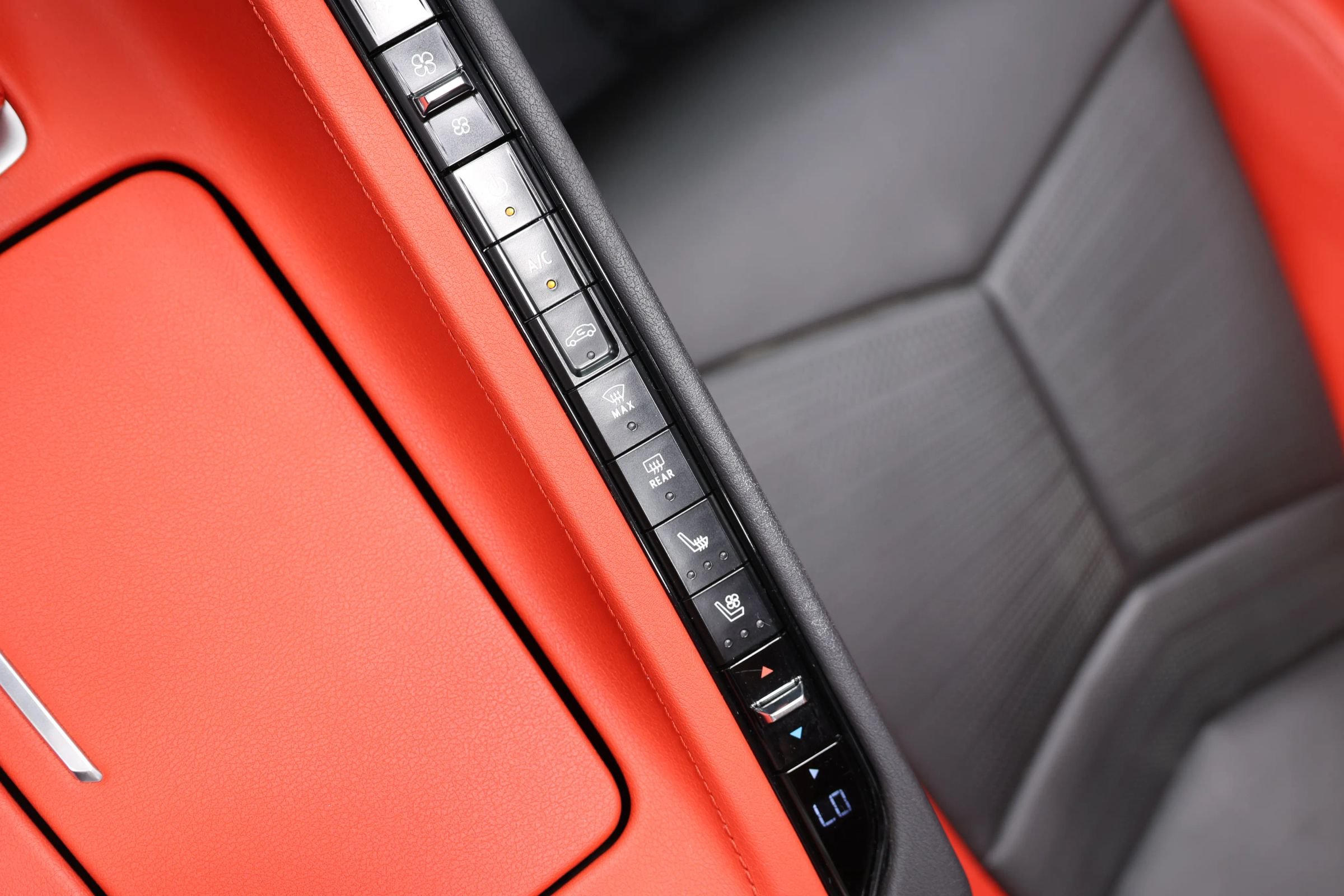 Used 2020 Chevrolet Corvette Stingray Preferred Cpe w/ 2LT Preferred Equipment Group RWD image 53