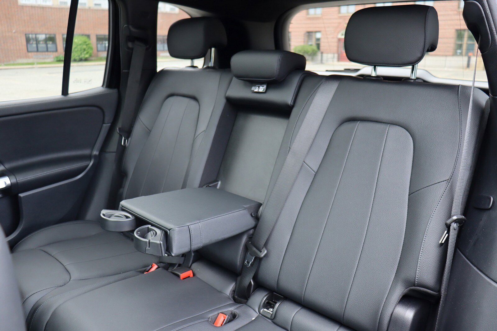 Used 2024 Mercedes-Benz GLB 250 w/ Driver Assistance Package image 15