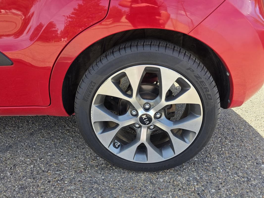 Used 2013 Kia Soul ! w/ Premium Pkg FWD image 39