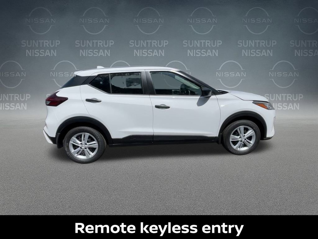 New 2025 Nissan Kicks Play S image 11
