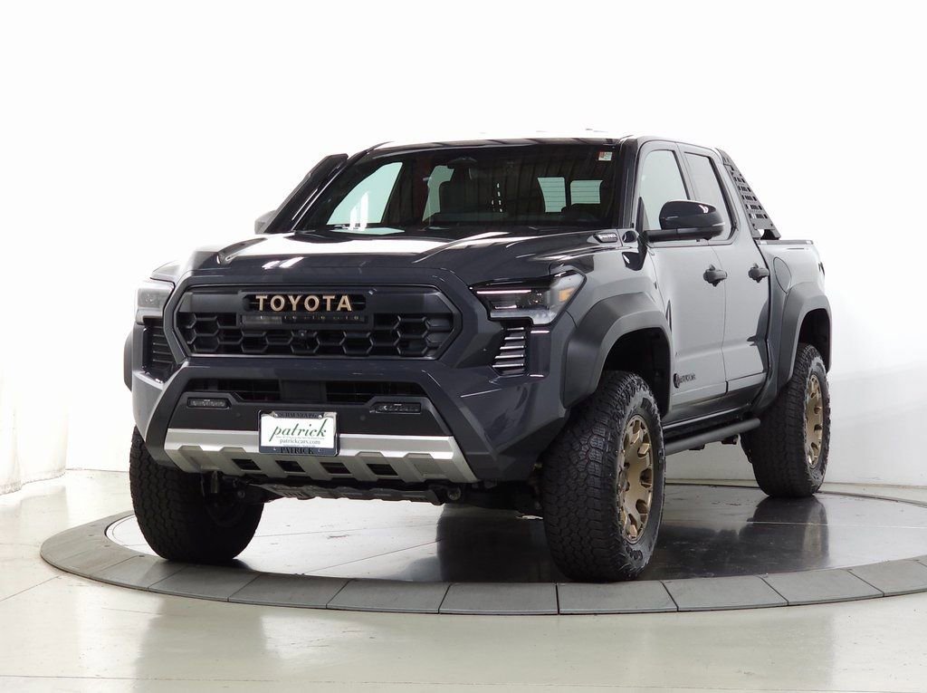 Used 2024 Toyota Tacoma Trailhunter image 4