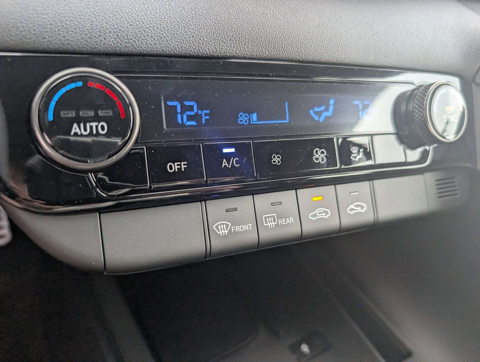 Certified 2025 Hyundai Elantra Sport w/ Cargo Package image 10