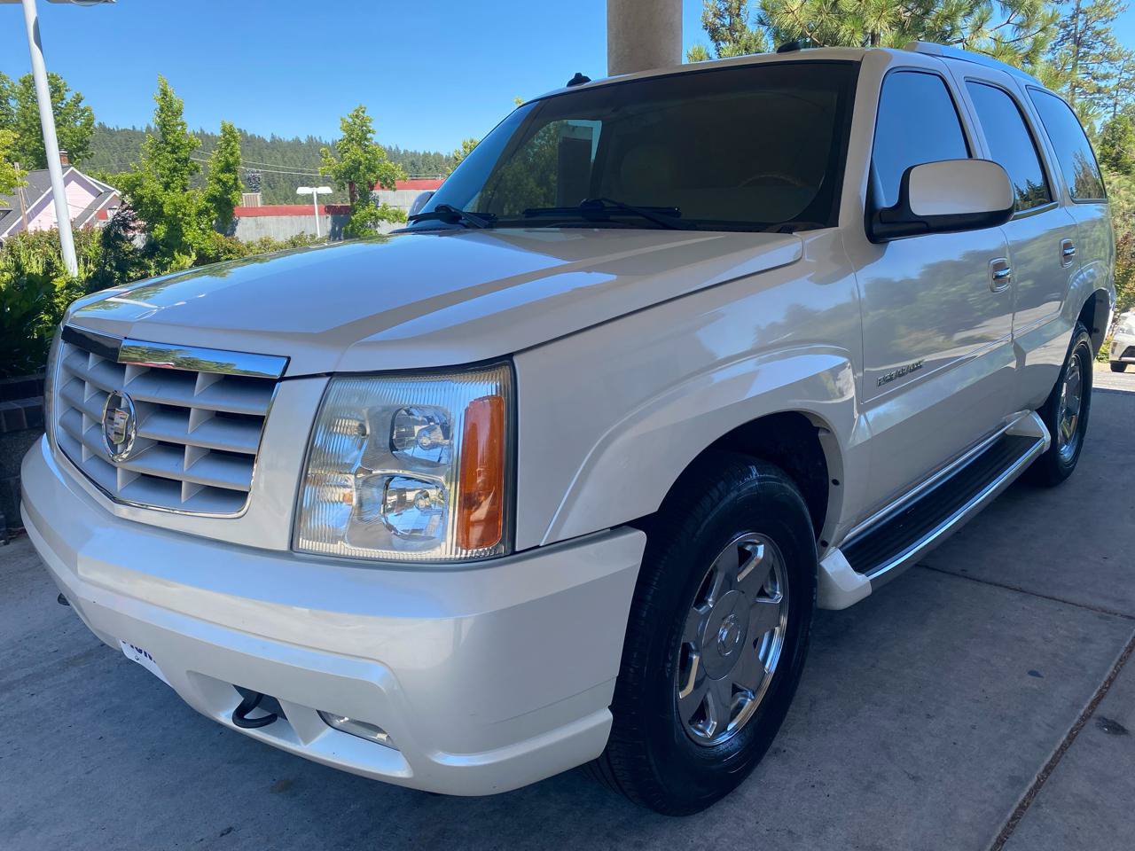 Used 2003 Cadillac Escalade 2WD image 2