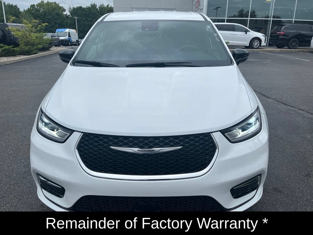 Used 2025 Chrysler Pacifica Select FWD image 9