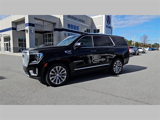 Used 2021 GMC Yukon Denali w/ Denali Premium Package image 17