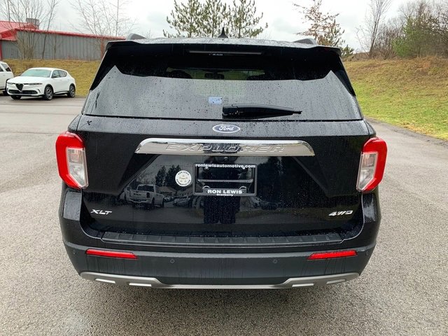 Used 2022 Ford Explorer XLT w/ Equipment Group 202A image 4