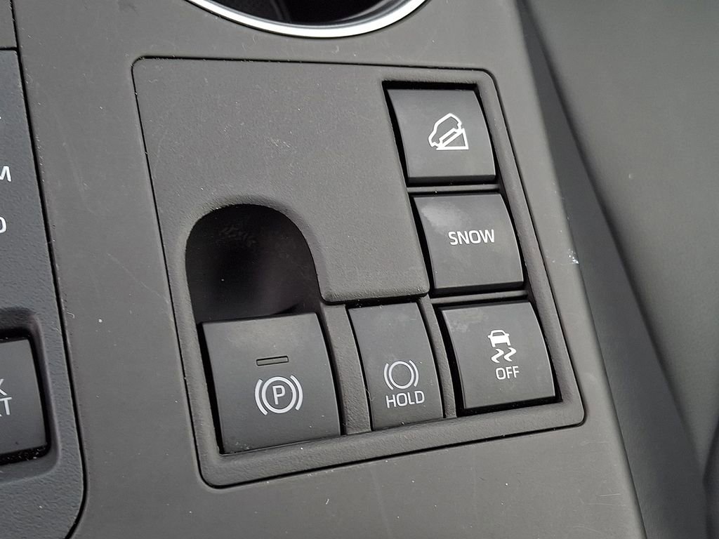 Used 2024 Toyota Highlander XLE image 22