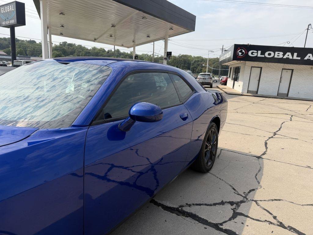 Used 2022 Dodge Challenger SXT w/ Driver Convenience Group AWD/4WD image 21