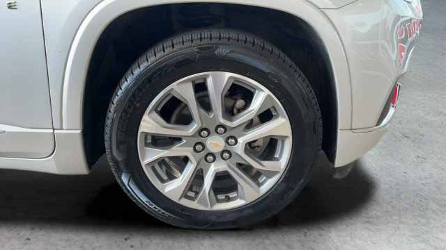 Used 2020 Chevrolet Traverse Premier FWD image 27