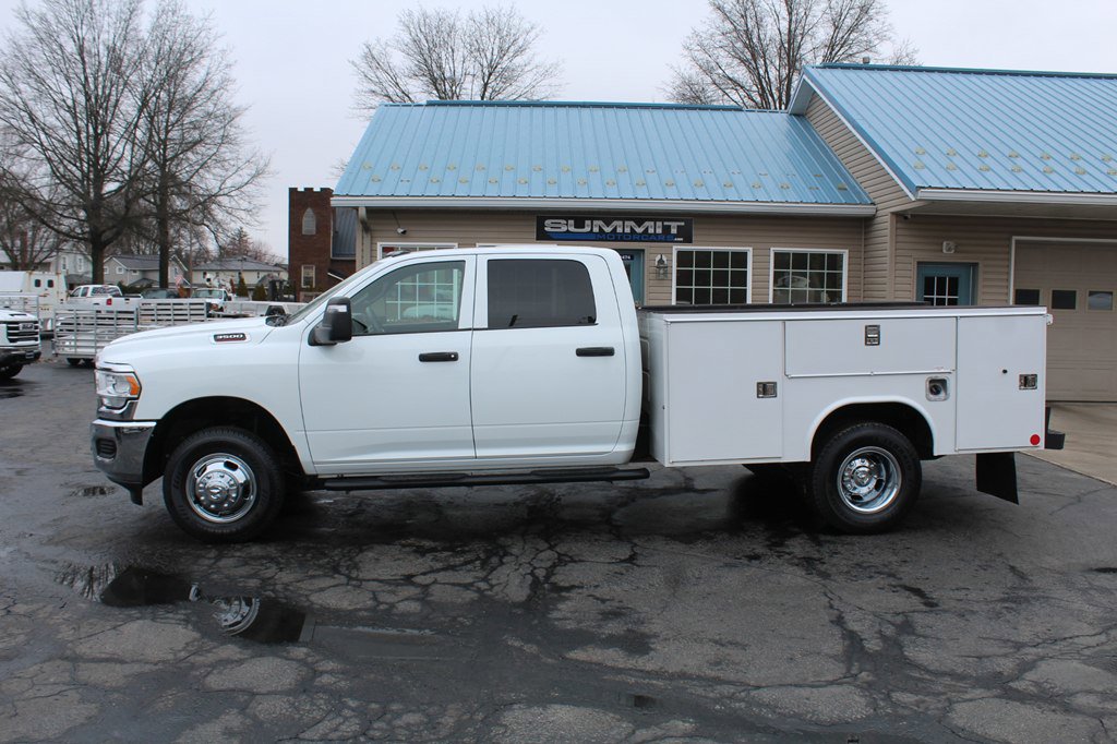 Used 2024 RAM 3500 Tradesman w/ Chrome Appearance Group image 2