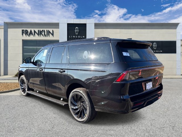 New 2026 Lincoln Navigator L Reserve w/ Jet Appearance Package AWD/4WD image 5