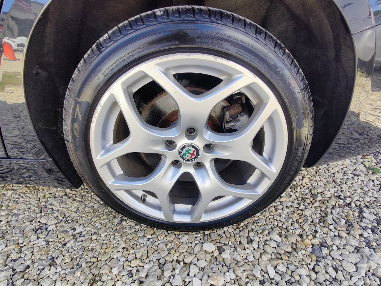 Used 2018 Alfa Romeo Giulia Ti w/ TI Performance Package image 17
