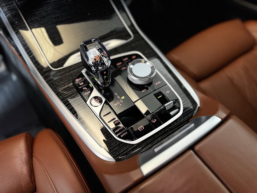 Used 2022 BMW X7 M50i image 19