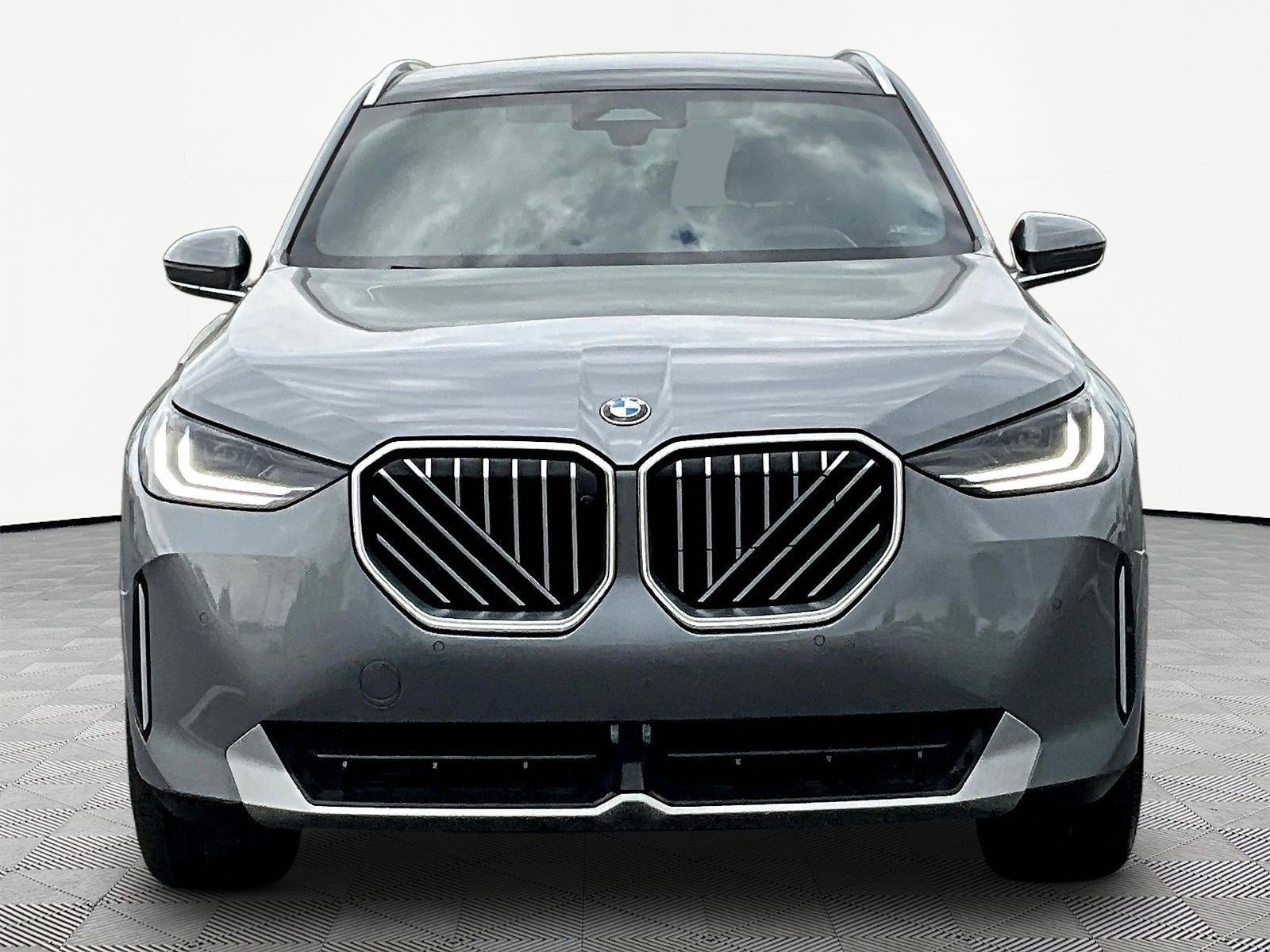 Used 2025 BMW X3 xDrive30i w/ Premium Package AWD/4WD image 2