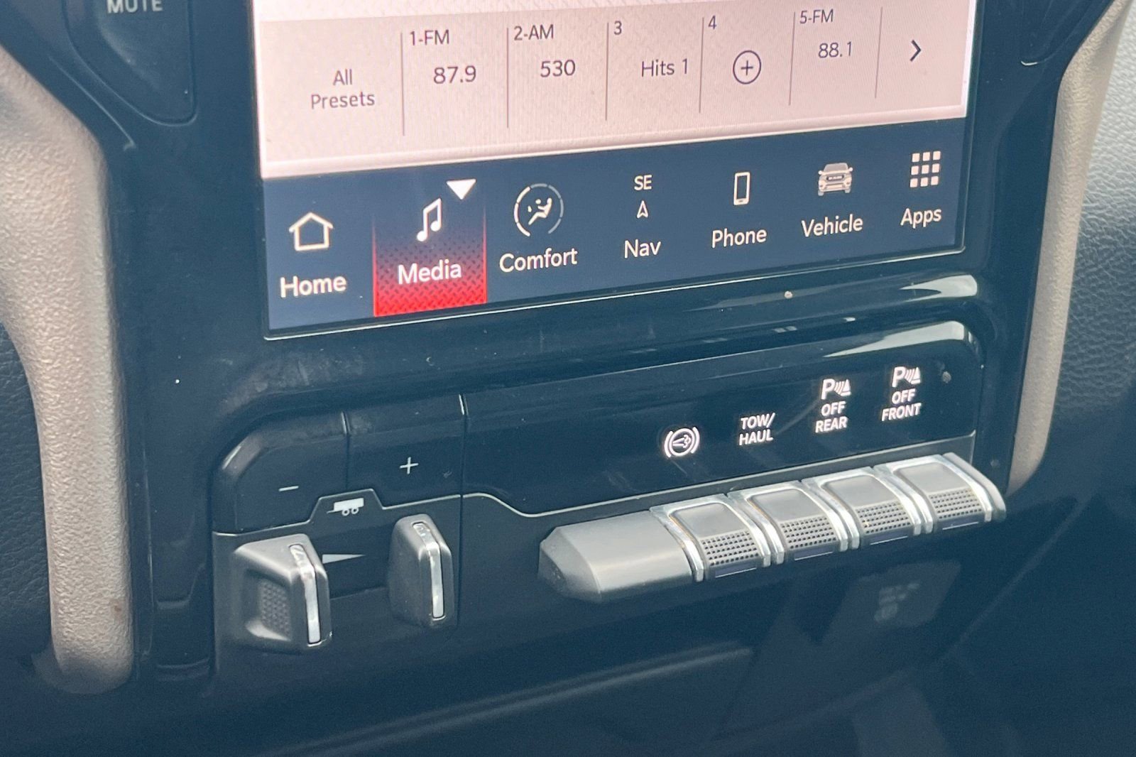 Used 2024 RAM 2500 Laramie image 18