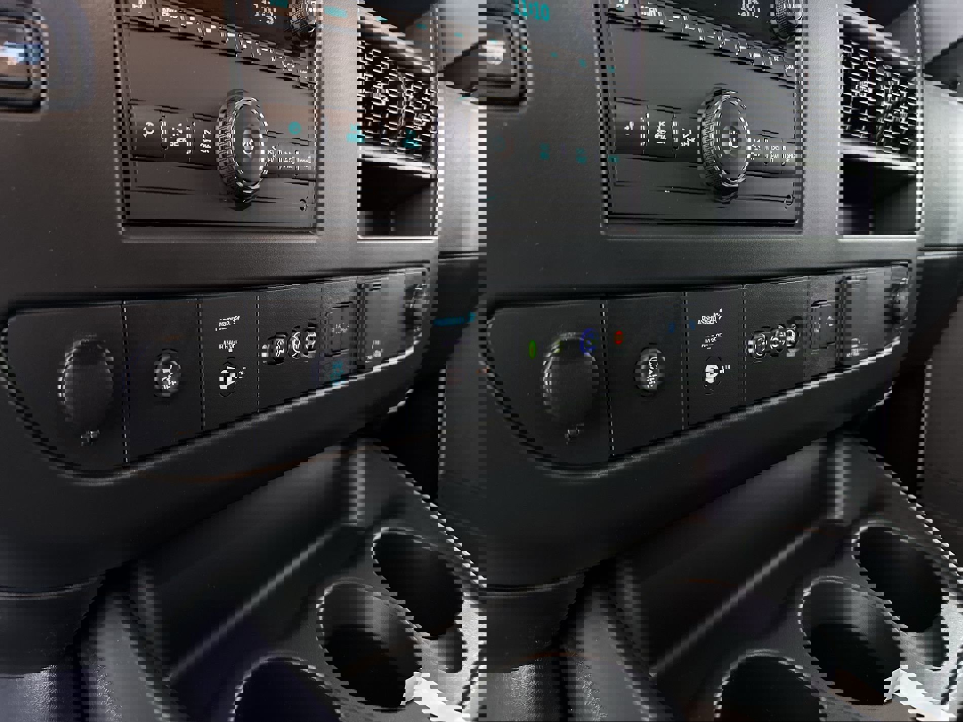 New 2025 Chevrolet Express 2500 w/ Driver Convenience Package image 46