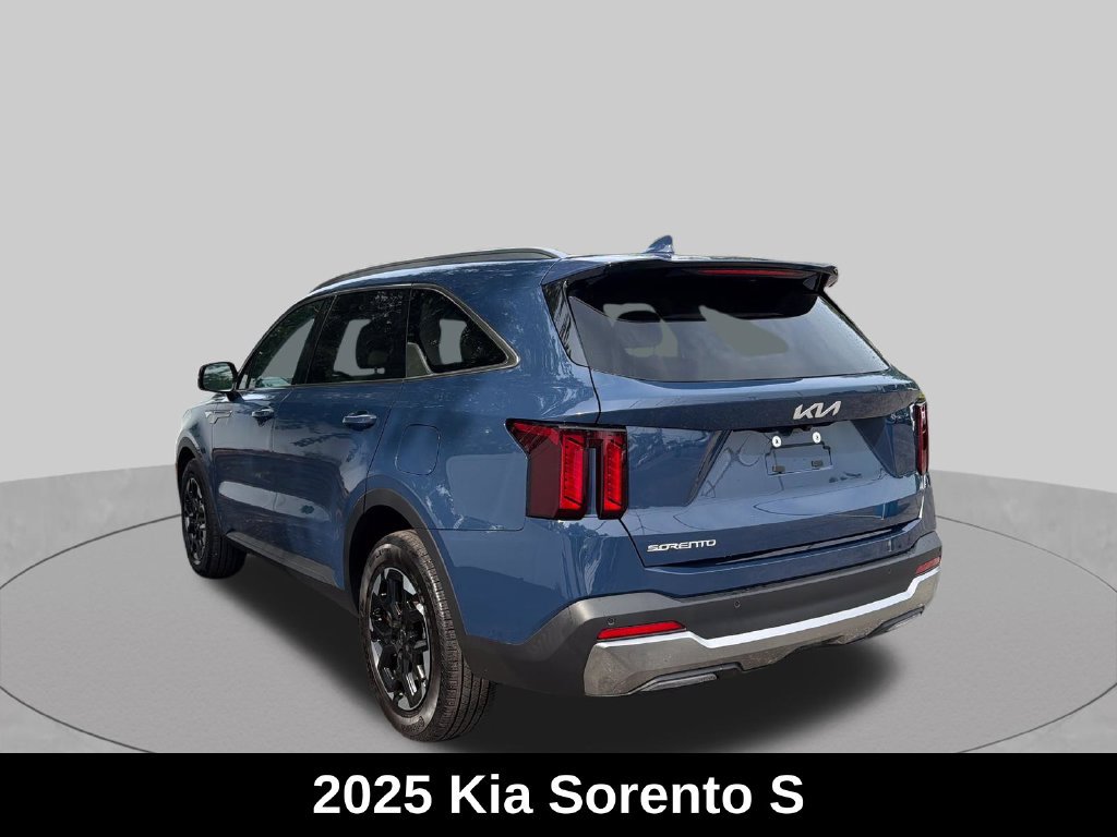 Used 2025 Kia Sorento S w/ Panoramic Sunroof Package FWD image 3