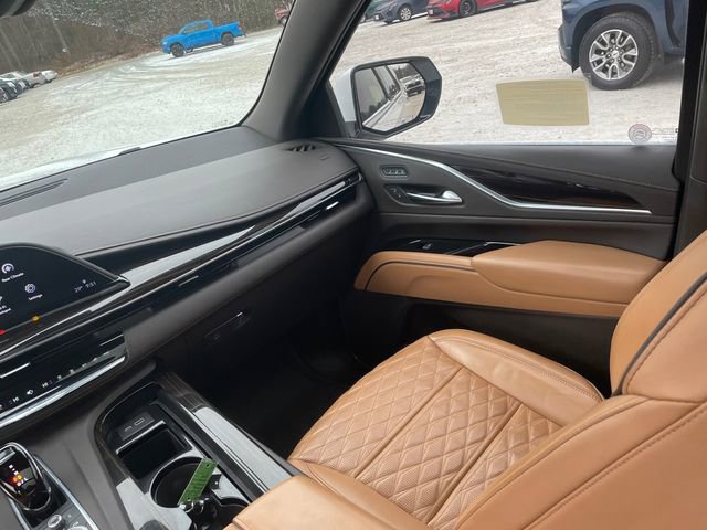 Used 2023 Cadillac Escalade Premium Luxury image 25