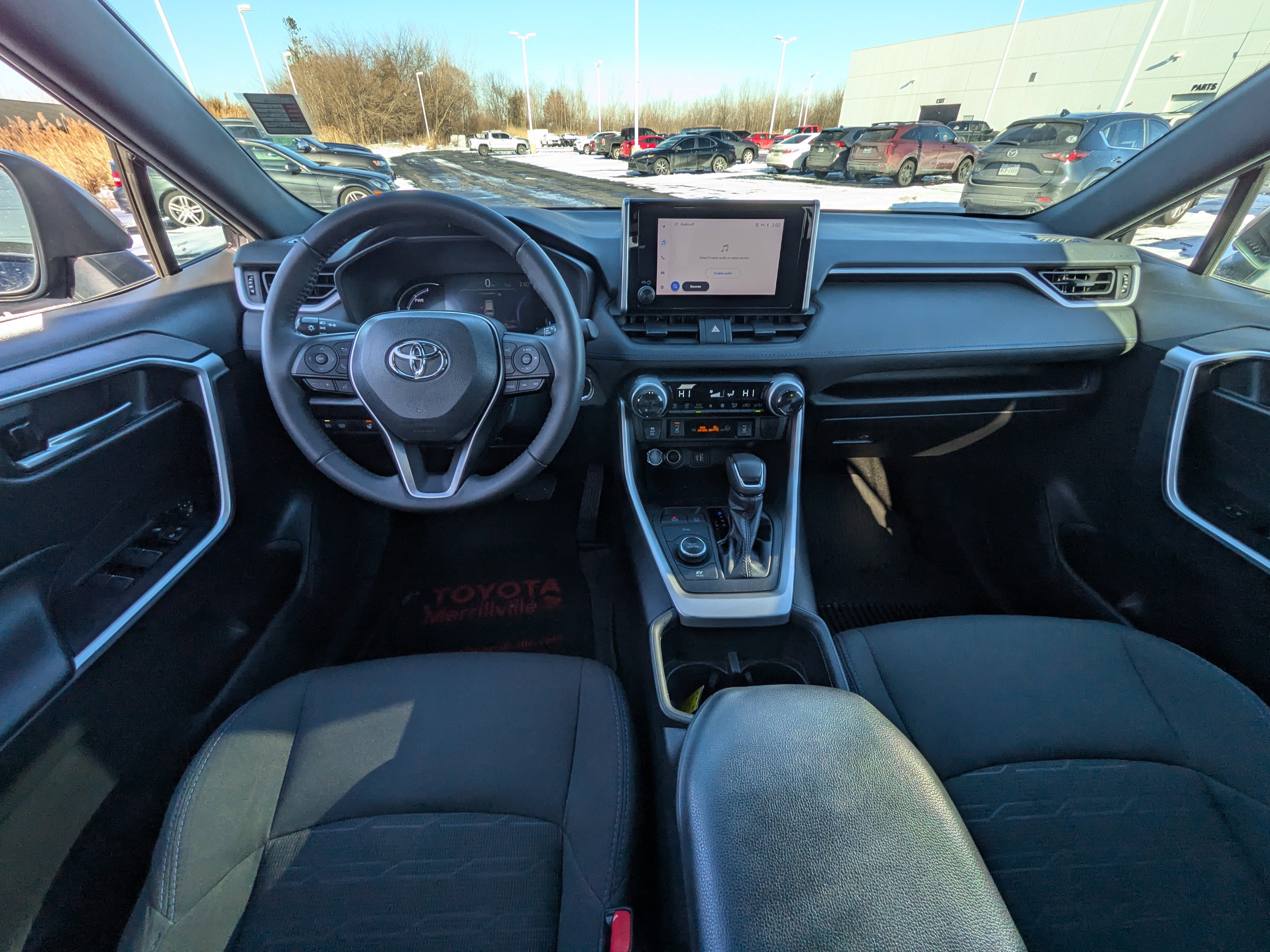 Used 2023 Toyota RAV4 SE image 13